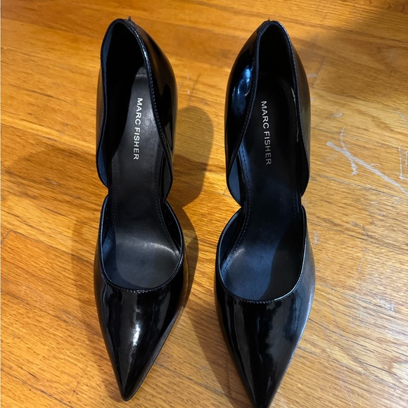 Marc Fisher Black Heels (comes with box)